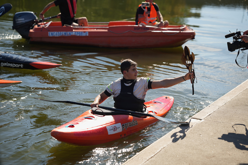 Passage de la flamme linguistique en canoë-kayak