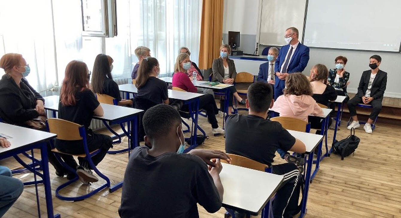 Le recteur s'adresse aux élèves du collège