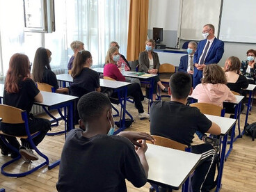 Le recteur s'adresse aux élèves du collège